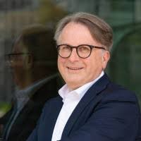 3900+ "Kurt" profiles