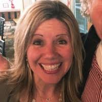 Lynette Hodges's Instagram, Twitter & Facebook