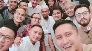 Temukan lagu terbaru favoritmu hanya di lagu 123 stafaband planetlagu. Arie Untung Hadiri Pengajian Ustaz Adi Hidayat Dan Saksikan Uah Meneteskan Air Mata Tribun Pekanbaru