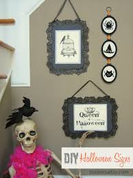 This spooky witch sign is a festive decor piece for halloween. Diy Halloween Signs
