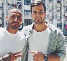 David carreira namorada / para trás ficará a namorada, carolina loureiro, que entrou agora para o grupo de apresentadoras do.durante sua infância e adolescência, ingressou nas categorias de base de futebol do sporting clube de portugal. Depois Do Ouro Com A Selecao Quaresma Recebeu A Platina Com David Carreira Movenoticias