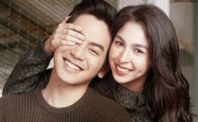 She shows us how to achieve a complete look using only 7 makeup items tonight , 8pm only on julia barretto's youtube channel. Julia Barretto Reveals What She Misses The Most About Joshua Garcia