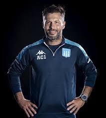 Yo estoy dedicado a la formación de jugadores, me encantaría poder devolver a colón todo lo que yo recibí, me encantaría ser coordinador o trabajar dentro de una estructura de. Entre Casos De Coronavirus Pizzi Definio La Formacion De Racing Para Enfrentar A Colon Minuto Deportes