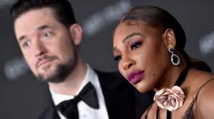 Sasha Obama Now Dating Actor Clifton Powell's 24-year-old Son & They Make A  CUTE COUPLE!! -