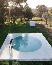 Bom Dia Com Piscina No Estilo Minimal Da Casa Afife Em Portugal Pelo Arquiteto Guilhermachadovaz Josecampospho Pool Designs Swimming Pools Exterior Design