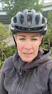 PLEASE HELP. Inside. Outside. Or either/or (what are you, an animal?!).  #sunnies