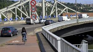 Coronavirus A Lyon Le Velo Pendant Le Confinement C Est Possible Ou Pas