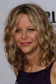 30 Beautiful Hairstyles For Shoulder Length Hair Shoulder Length Curly Hair Hair Lengths Medium Length Hair Styles