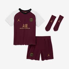 Günstig, schnell und bequem online bestellen. Nike Paris Saint Germain 20 21 Baby Ausweichset Weinrot Truly Gold Kinder Fanbekleidung