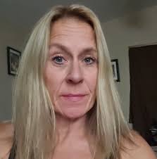 I didn't know at Terri Clark was a gardener. We have so much in common…  Fishing, gardening, country, music, awards. Like Terri, our family passed  down love of gardening as well. It's