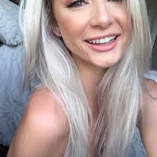 Alyssa Snell's Instagram, Twitter & Facebook