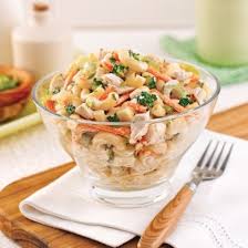 Nos 7 Meilleures Recettes De Salades De Macaronis Pratico Pratiques Recipe Cold Meals Food Confort Food