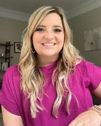 Sarah Nitz's Instagram, Twitter & Facebook