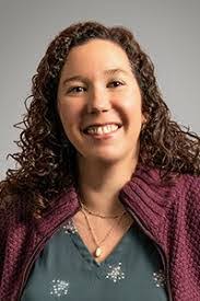 Elisa Hunter's Instagram, Twitter & Facebook