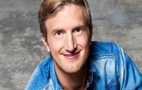 He's also hosts büsser am mittag on srf3. Komiker Stefan Busser Zu Gast Bei Den Espoirs Kadetten Schaffhausen
