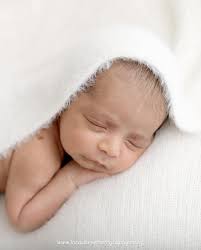 The most beautiful family. When 2 become 3🤍🤍🤍 FREE maternity when  booking a newborn session. www.laradrewphotography.co.nz #maternity  #tauranganewbornphotographer #papamoamaternityshoot #laradrewphotography  #taurangababyphotographer #simplynewborn ...