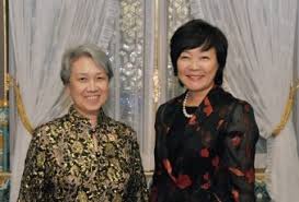 Mrs lee kuan yew, wife of minister mentor and mother of prime minister lee hsien loong, died at home on saturday at 5.40pm. Meeting Between Mrs Akie Abe Spouse Of The Prime Minister Of Japan And Mrs Lee Hsien Loong Spouse Of The Prime Minister Of The Republic Of Singapore Ministry Of Foreign Affairs