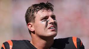 Vikings' DE James to miss game against Jets