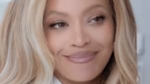 Triumphant': Mariah Carey Scores Latest US #1 Single