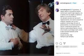 Quell'anno entra a far parte del cast di un medico in famiglia, interpretando il ruolo di giacinto fino al 2000. Enrico Brignano A L Intervista Sul Coronavirus Quando Tutto Crolla La Comicita Aiuta