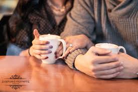 Cafe Engagement Shoot Couples Love Coffee Hot Chocolate Warm Winter Www Capturedmomentsmedia Ca Fotografi Pasangan Fotografi Fotografi Inspirasi