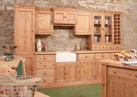 Kabinet kayu menambah kehangatan semula jadi ke dapur setiap saiz dan gaya. Kelantan Kitchen Units Kitchen Cabinets Decor Farmhouse Kitchen