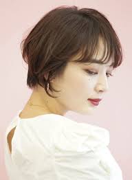 女性芸能人が続々短くなってます 2020 女っぽショート ヘアカタログ locari ロカリ 大人ショートボブ ショートボブ ヘアスタイル