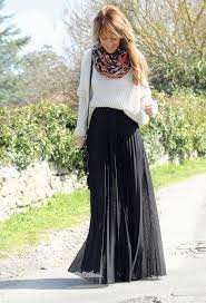 34 Fashionable Casual Combinations With Long Skirts For This Fall Maxi Skirt Outfits Fashion Winter Maxi Skirt Outfit