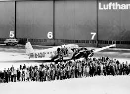 We ship 5 days a week! Chronicle Lufthansa Group Chronik