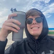 Charlie Hackett's Instagram, Twitter & Facebook