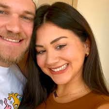 Shannon Stringer's Instagram, Twitter & Facebook