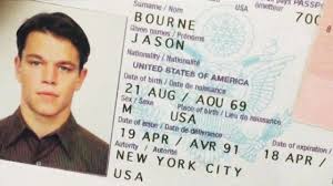 لماذا عليك الابتسام في صورة جواز السفر والوثائق الرسمية Jason Bourne Passport Photo Matt Damon