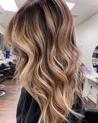 Was macht blond strähnen noch mehr erfreulich, dass ist gut mit streifen in anderen farben. Sehr Schone Naturliche Haarfarbe Die Jede Frau Toll Aussehen Lasst Balayage Haa Blonde Haare Mit Strahnen Balayage Haare Blond Braune Haare Blonde Highlights