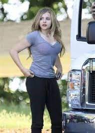 Chloe moretz lives in studio city, los angeles, and the actress' brother, named brandon is working her business manager. Sexy Chloe Grace Moretz