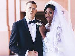 Mi limiterò a un tifo sfegatato per tutti gli azzurri davanti alla tv». Maciel Uibo And Shaunae Miller Uibo Gorgeous Interracial Couple At Their Wedding Celebration In The Ba Interracial Wedding Interracial Couples Swirl Couples