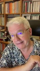 Bon dia, verbívors! Ahir, “La capital d'en Denzel” era WASHINGTON. Avui  dimecres: “El contrari de malèfica a Huston” de 8 lletres.