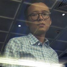 Nelson Mandela Memorialized by Bizarre, Giant Sunglasses