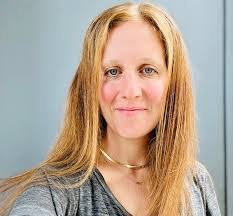 Jennifer Cooper's Instagram, Twitter & Facebook