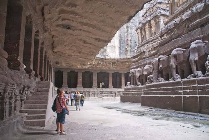 A trip to Ellora Caves from Aurangabad and travel tips - My Simple Sojourn