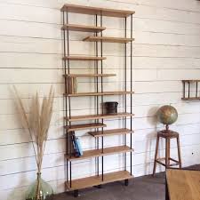 Les étagères déco habillent les murs de vos chaque pièce : 15 Idees De Etageres Bibliotheque Michelidesign Fr Etagere Bois Bois Etagere