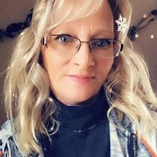 Stenciling concrete porch floor with Royal Design Studio