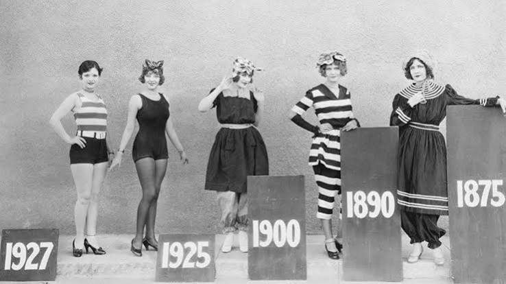 18 Vintage Photos That Show the Evolution of Swimwear