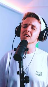 So excited to collaborate with some amazing independent artists 🔥 If you  know any cool artists or music acts, please tag them in the comments, I'll  be checking them this week 🙌