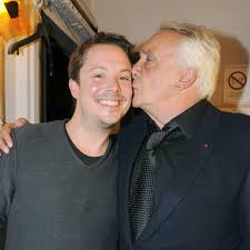 Pour les articles homonymes, voir sardou. Michel Sardou Inquiet Pour Son Fils Davy Sardou Qui En Bave Femme Actuelle Le Mag