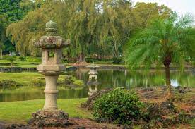 Hawaii S Liliuokalani Gardens Japanese Garden Lanterns Japanese Garden Big Island Hawaii