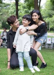 Trương quỳnh anh sinh năm 1989, là diễn viên, ca sĩ. Omnoieyl3zdkdm