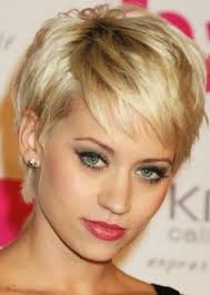 A condition qu'il soit dynamisé par un dégradé ou des ondulations. 10 Meilleures Idees Sur Coupe Cheveux Court Visage Rond Cheveux Courts Visage Rond Cheveux Courts Cheveux
