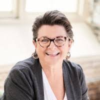 Debra Worth's Instagram, Twitter & Facebook