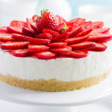Il cheesecake alle fragole è un dolce fresco e gustoso a base di frutta, formaggi e panna. Cheesecake Alle Fragole Gastone Lago