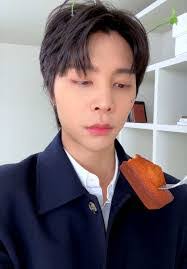 Johnny Godwin's Instagram, Twitter & Facebook